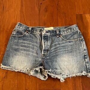 Gap boyfriend fit jean short size 8 never worn